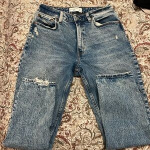 Abercrombie jeans size 6r/28 the mom high rise